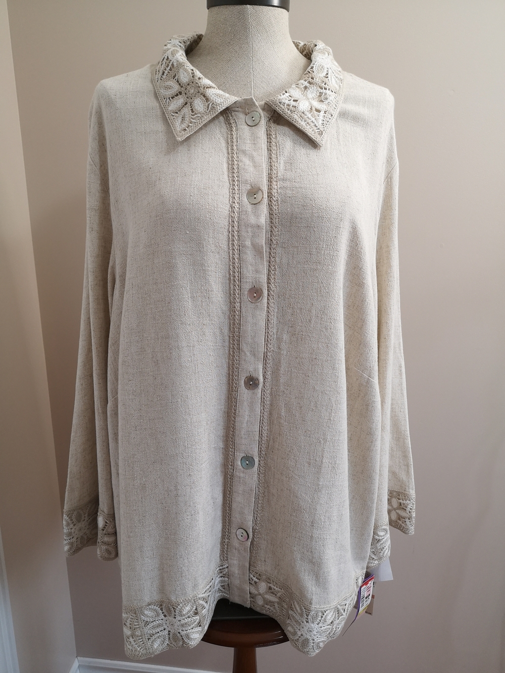 Alfred Dunner Women's Size 2X Cream Button-Front Top with Crochet Trim